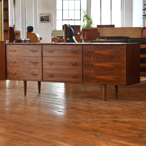 Rosewood 9-Drawer Dresser