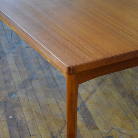 Vintage Teak Dining Table by Henning Kjaernulf