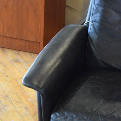 Atomic Model 265/2 Leather Loveseat by H.W. Klein for Bramin