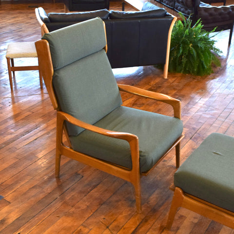 Upholstered Elm Lounge Chair w/ Ottoman