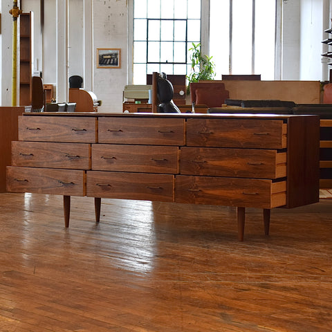 Rosewood 9-Drawer Dresser