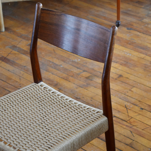 Freshly Corded Set of 4 Rosewood Model ‘D’ Dining Chairs by Fristho
