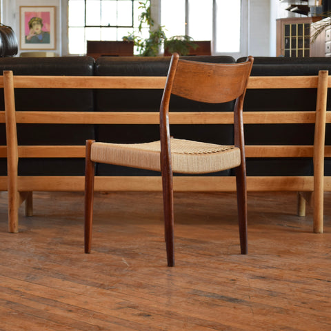 Freshly Corded Set of 4 Rosewood Model ‘D’ Dining Chairs by Fristho