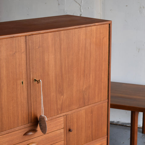 [ON HOLD] Teak & Oak Highboard