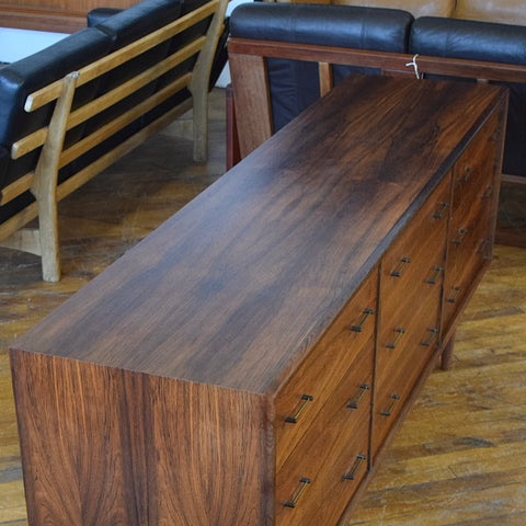 Rosewood 9-Drawer Dresser