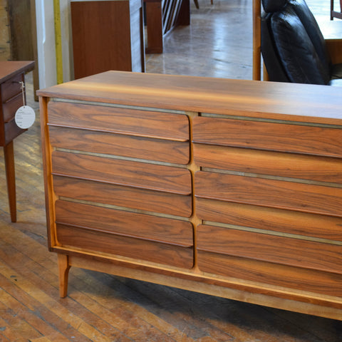 Walnut 9-Drawer Dresser