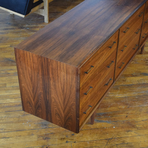 Rosewood 9-Drawer Dresser