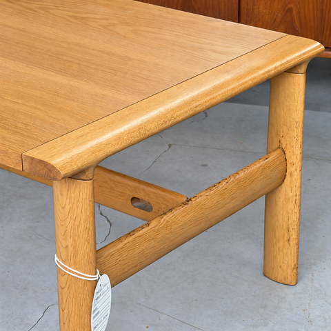 Vintage Fritz Hansen coffee table – edge detail