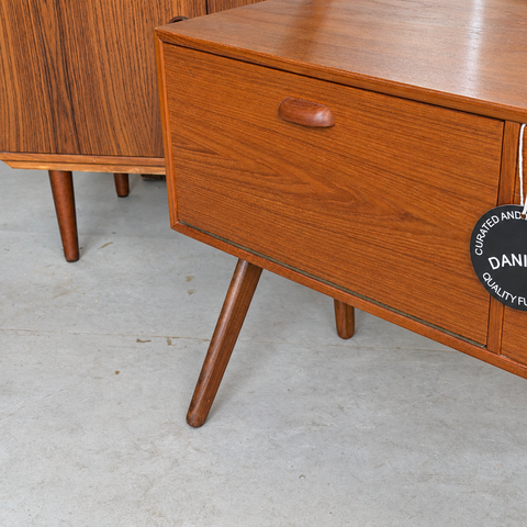 Ølholm Møbelfabrik vintage Danish vanity – detail