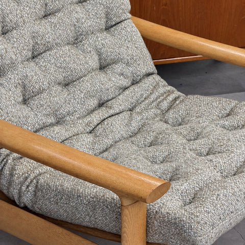 Fritz Hansen Oak Lounge Chair — detail view