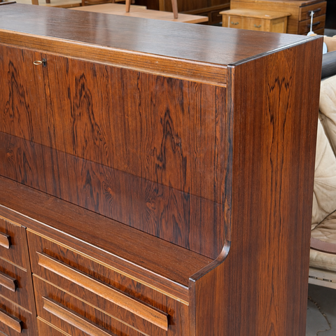 Sigfred Omann rosewood bureau — rosewood grain and upper case detail