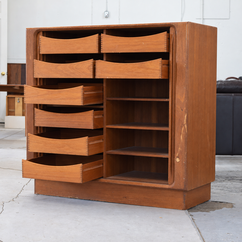 Vintage teak gentleman's dresser, fair vintage condition, view 3