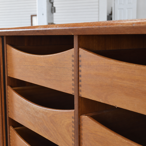 Vintage teak gentleman's dresser, fair vintage condition, view 6